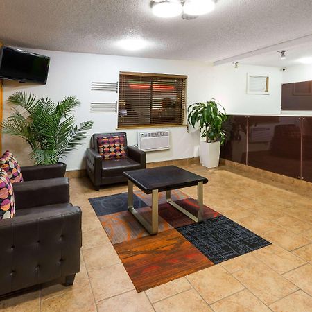 Motel Super 8 By Wyndham Dubuque Exterior foto